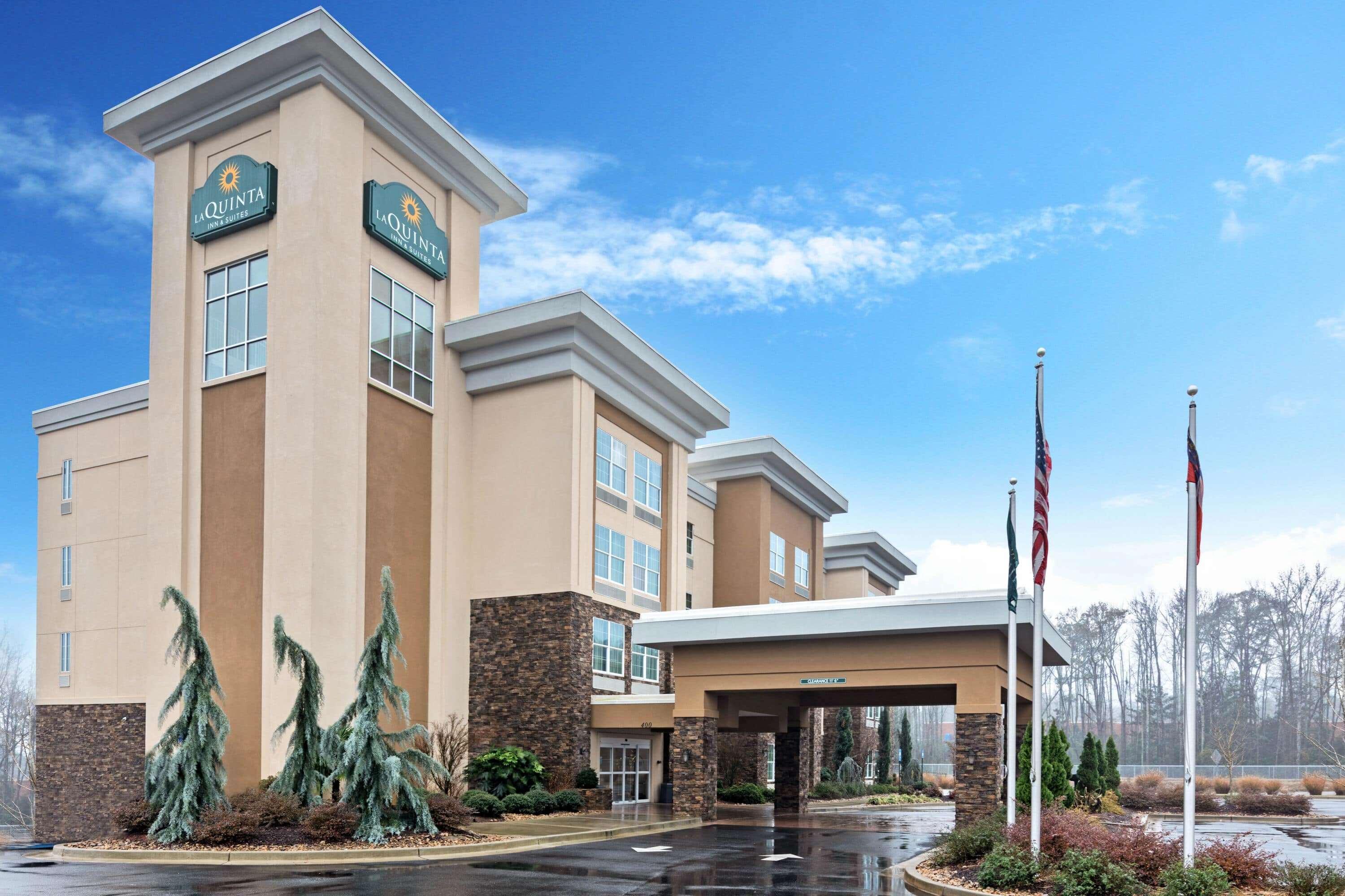 La Quinta By Wyndham Forsyth Hotel Exterior photo